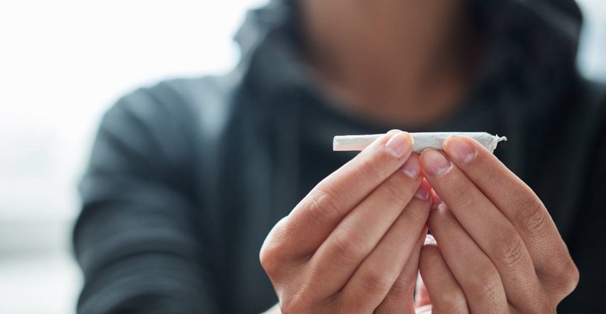 Istraživanje: Tinejdžeri manje puše travu ako je legalna